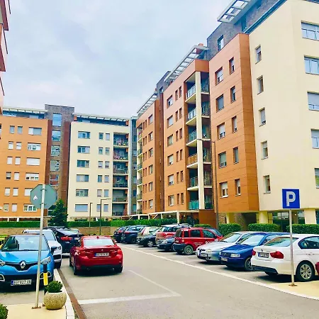 Maximus Lux Apartment *